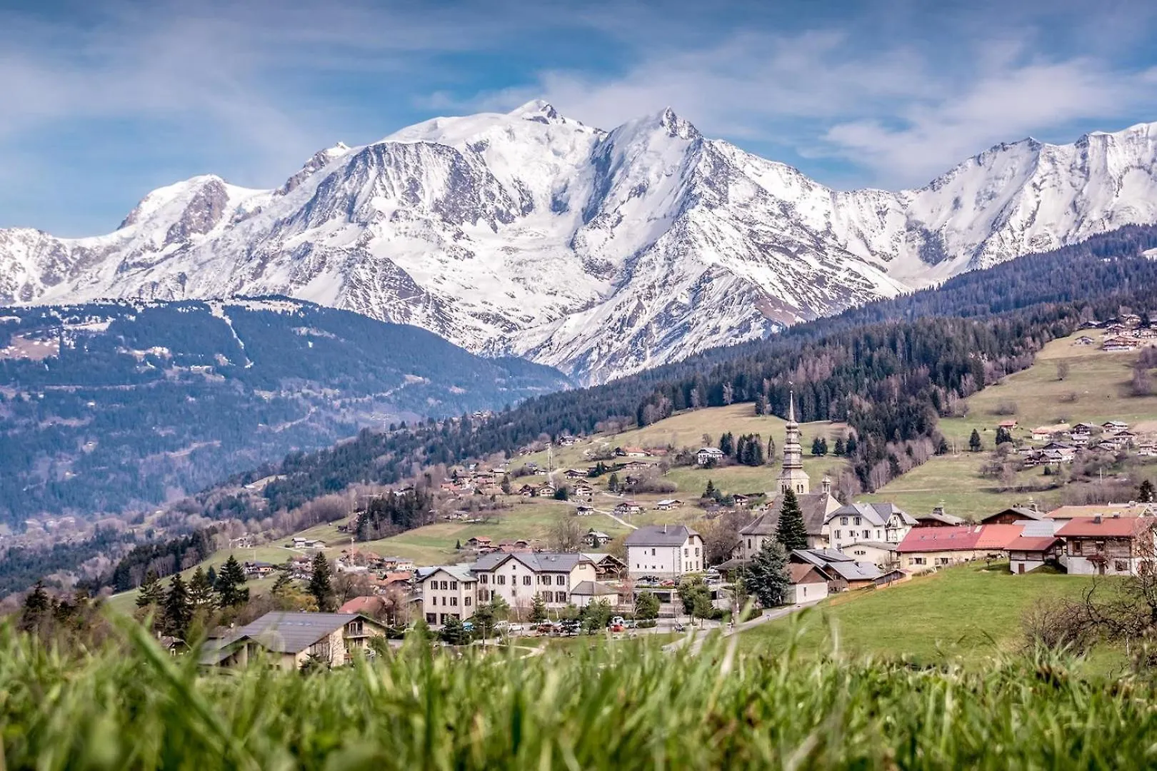 Villa Loppe - Chamonix Mountain Four-Bedroom Hidden Gem