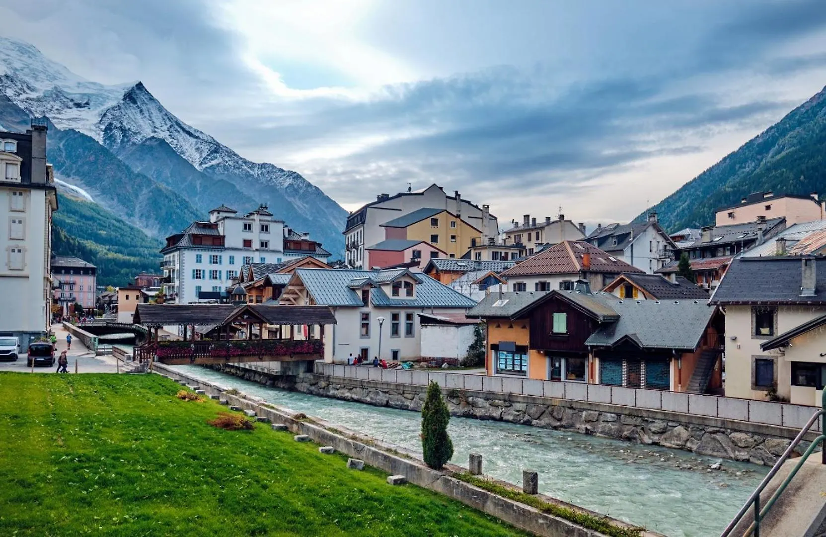 Villa Loppe - Chamonix Mountain Four-Bedroom Hidden Gem