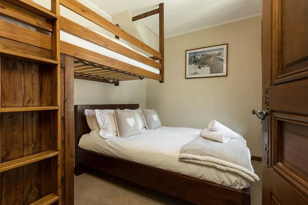Villa Loppe - Chamonix Mountain Four-Bedroom Hidden Gem