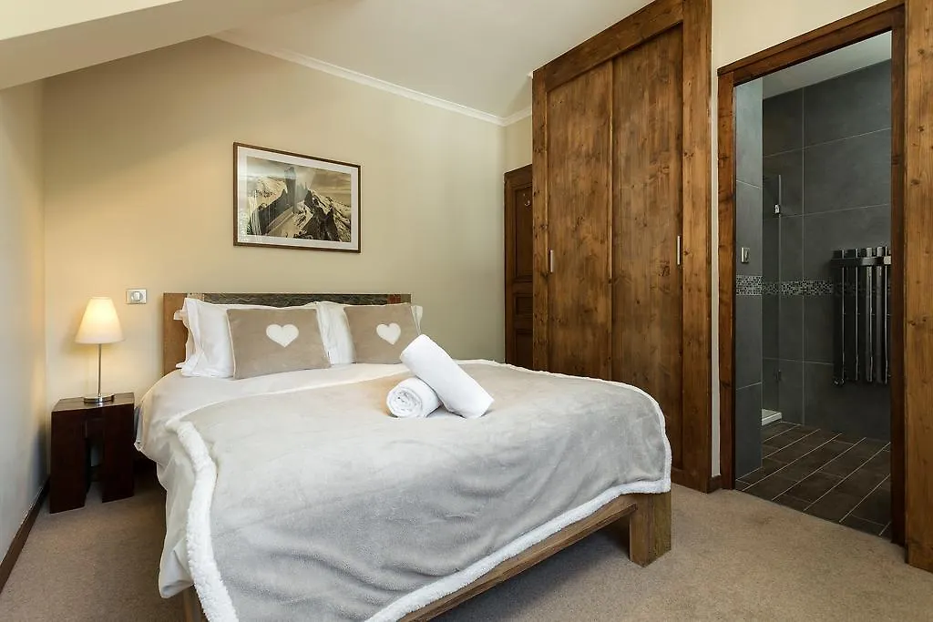 Villa Loppe - Chamonix Mountain Four-Bedroom Hidden Gem