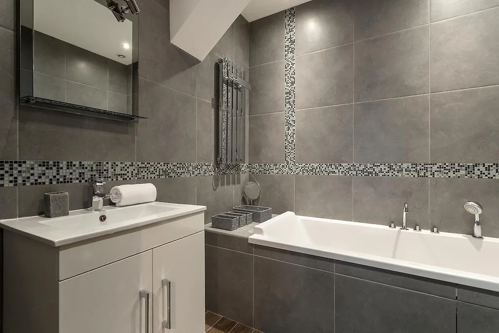 Villa Loppe - Chamonix Mountain Four-Bedroom Hidden Gem